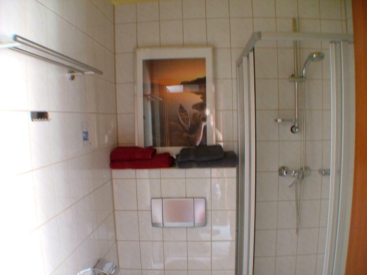 Hotel Garni Pension Zur Lutherstadt ルターシュタット・アイスレーベン エクステリア 写真