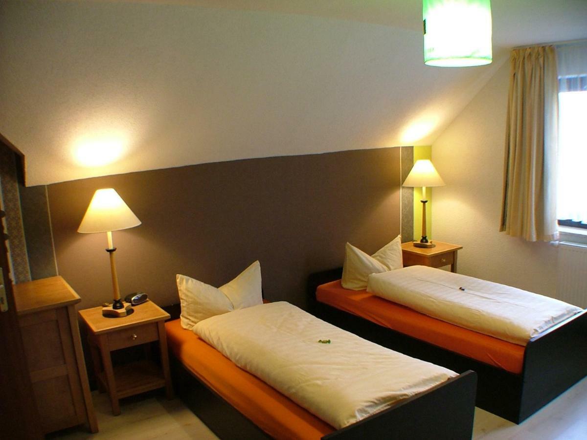 Hotel Garni Pension Zur Lutherstadt ルターシュタット・アイスレーベン エクステリア 写真