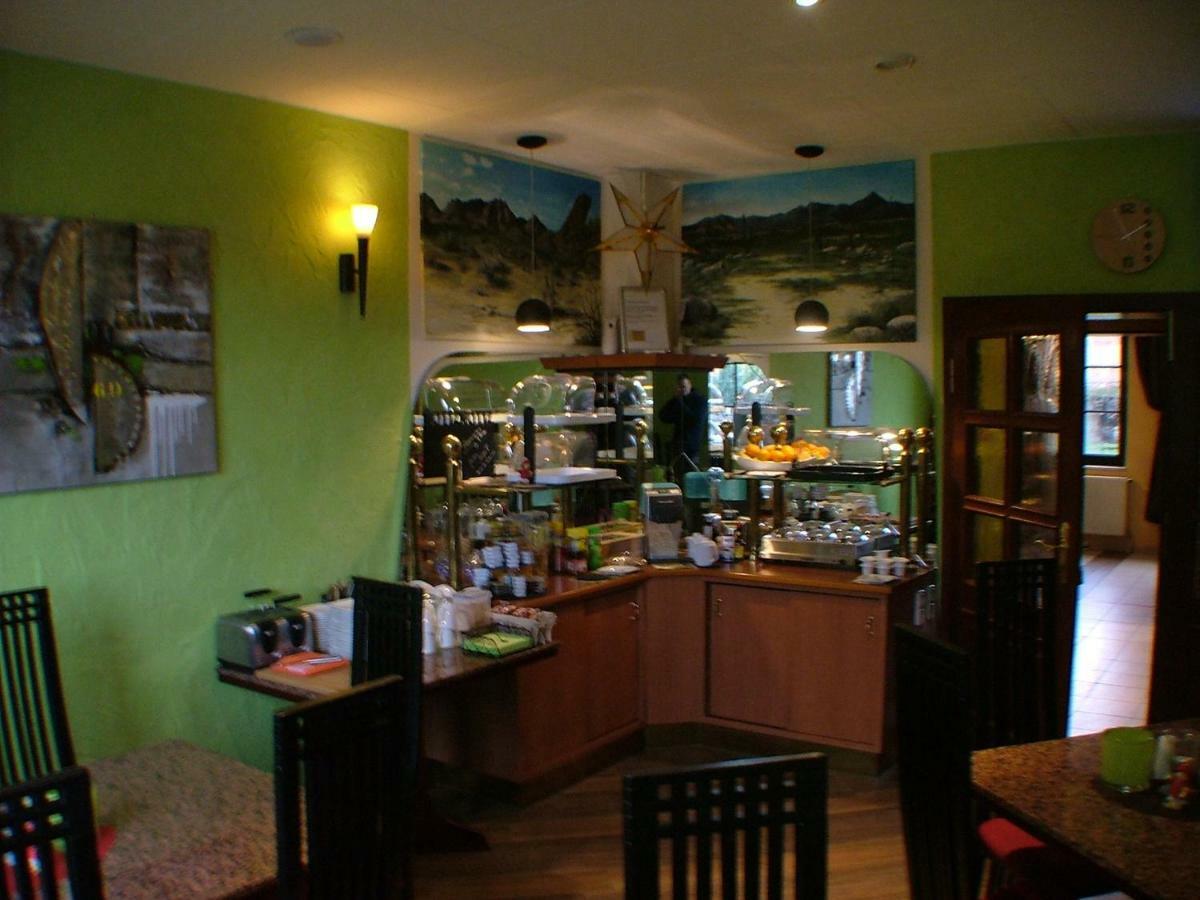 Hotel Garni Pension Zur Lutherstadt ルターシュタット・アイスレーベン エクステリア 写真