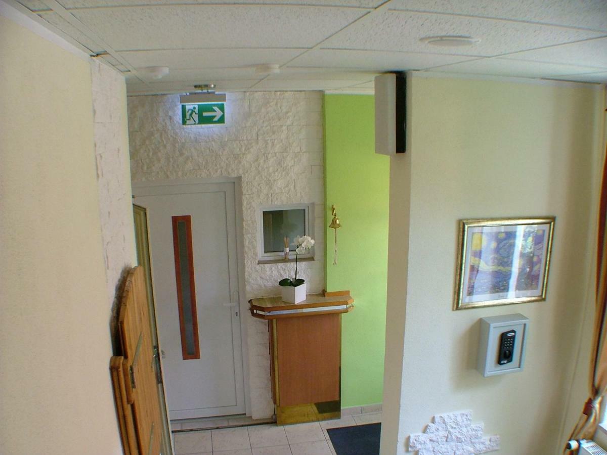Hotel Garni Pension Zur Lutherstadt ルターシュタット・アイスレーベン エクステリア 写真
