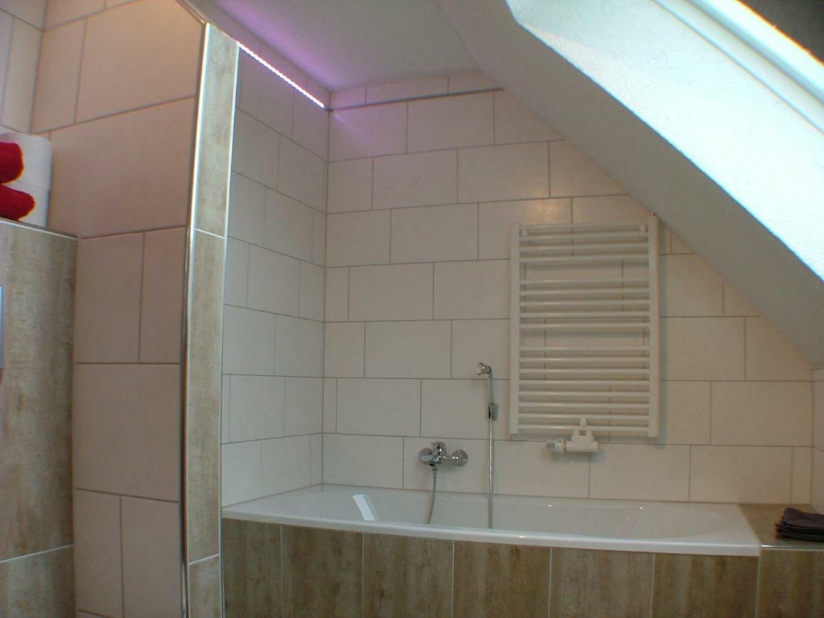 Hotel Garni Pension Zur Lutherstadt ルターシュタット・アイスレーベン エクステリア 写真