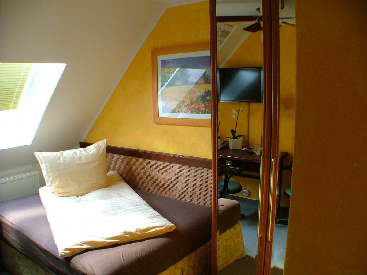 Hotel Garni Pension Zur Lutherstadt ルターシュタット・アイスレーベン エクステリア 写真