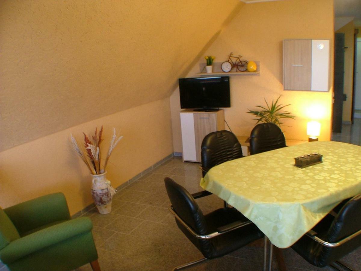 Hotel Garni Pension Zur Lutherstadt ルターシュタット・アイスレーベン エクステリア 写真