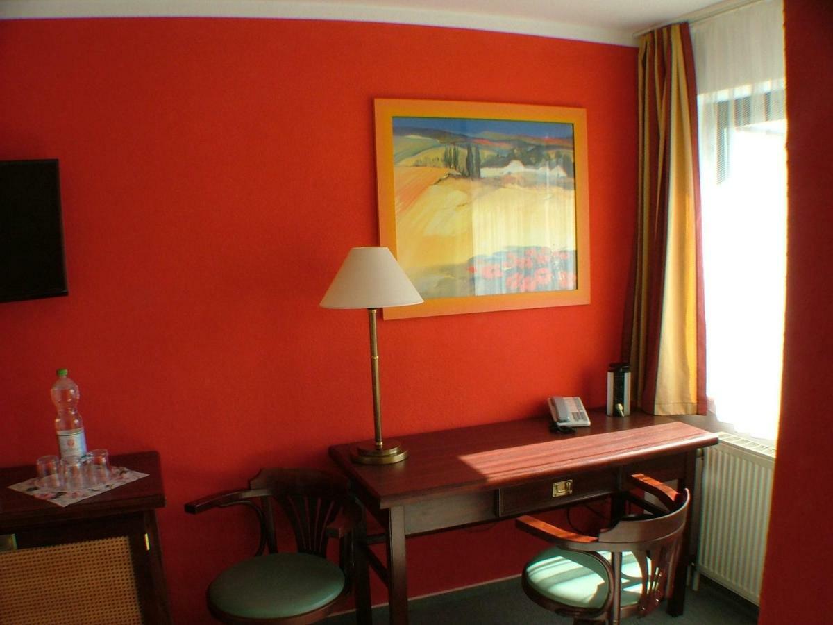 Hotel Garni Pension Zur Lutherstadt ルターシュタット・アイスレーベン エクステリア 写真