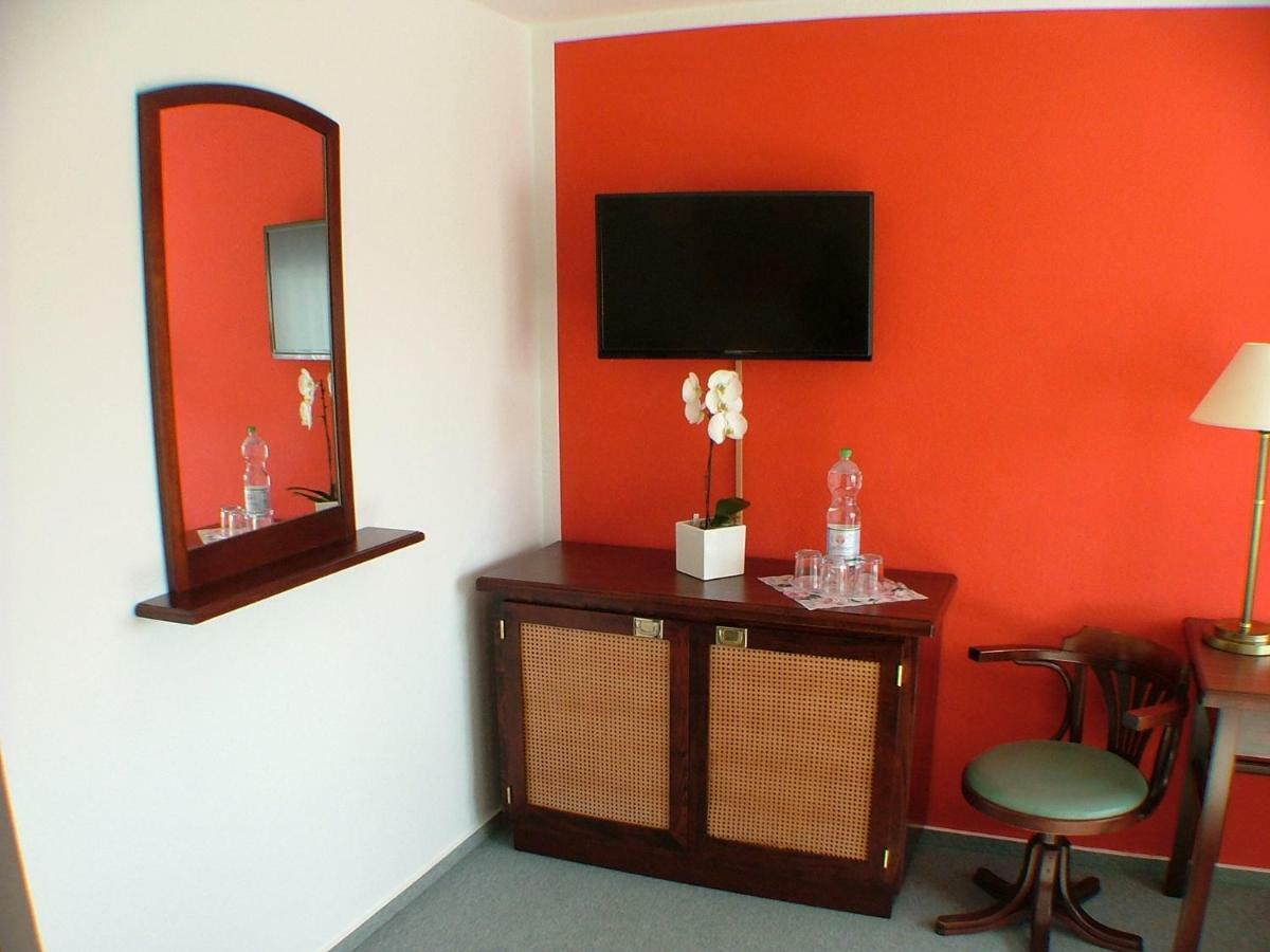 Hotel Garni Pension Zur Lutherstadt ルターシュタット・アイスレーベン エクステリア 写真