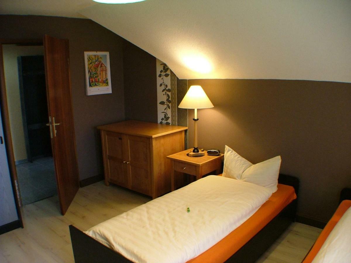 Hotel Garni Pension Zur Lutherstadt ルターシュタット・アイスレーベン エクステリア 写真